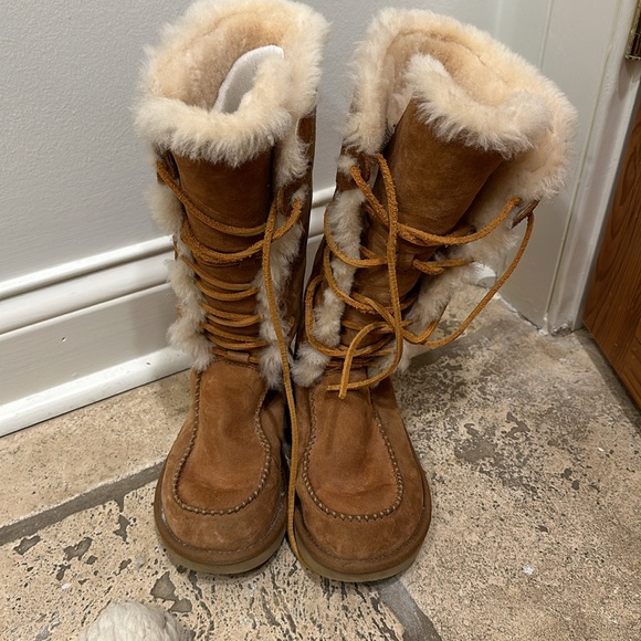 Ugg tall Uptown snow boots - Picture 3 of 5